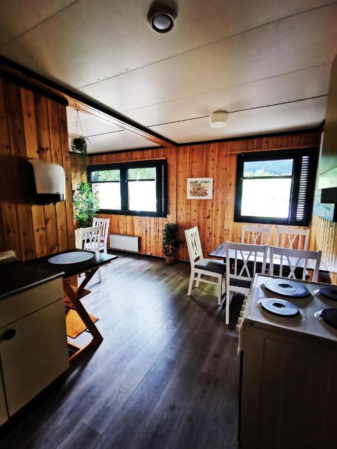 Готель Tommerneset Camping Innhavet Екстер'єр фото
